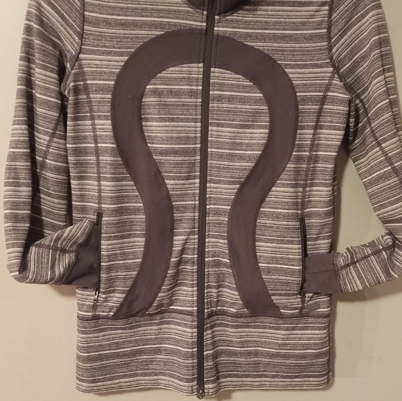 Lululemon sweaters women's size 6 - Picture 8 of 9